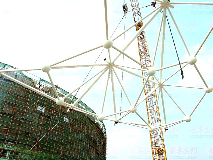 江阴体育馆网架安装