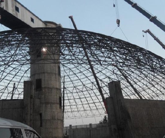 江阴网架分条或分块安装法